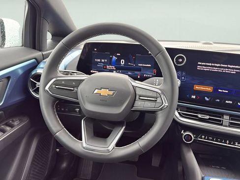 New 2026 Chevrolet Equinox EV LT AWD/4WD image 16