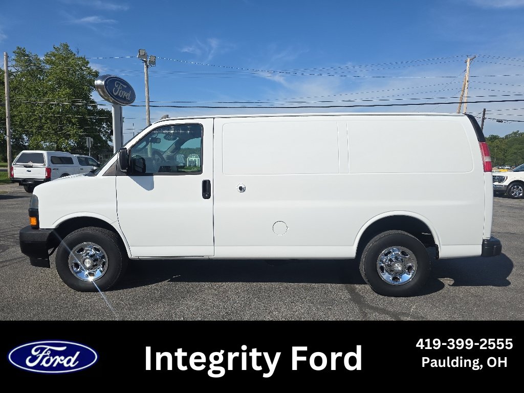 Used 2018 Chevrolet Express 2500 w/ Driver Convenience Package RWD image 1