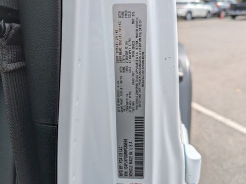 Used 2024 Jeep Wrangler Rubicon w/ Convenience Group image 35