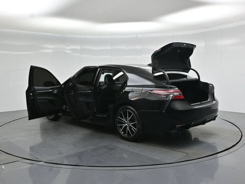 Used 2022 Toyota Camry SE FWD image 33