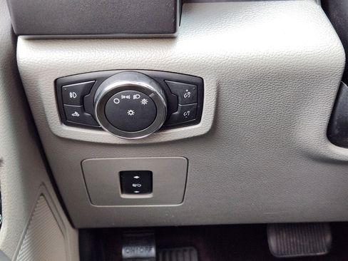 Used 2016 Ford F150 XLT w/ Equipment Group 302A Luxury image 23