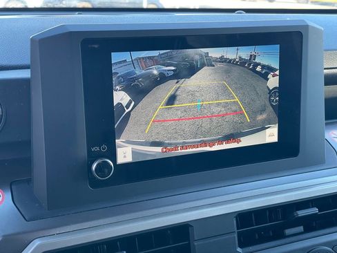 Used 2024 Toyota Tacoma TRD Off-Road image 18