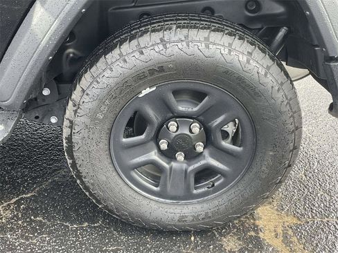 Used 2025 Jeep Wrangler Sport image 9