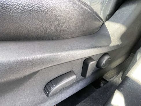 Used 2022 Subaru Forester Limited AWD/4WD image 19