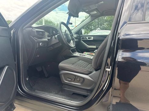 Used 2021 Ford Explorer XLT RWD image 13
