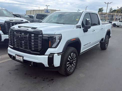 Used 2026 GMC Sierra 2500 Denali Ultimate w/ Max Trailering Package AWD/4WD image 1
