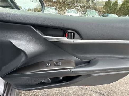 Used 2024 Toyota Camry SE image 20