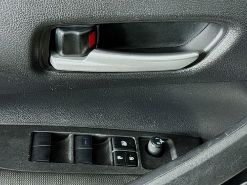 Used 2021 Toyota Corolla LE image 22