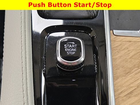 Used 2022 Volvo XC90 T6 Momentum w/ Climate Package image 29