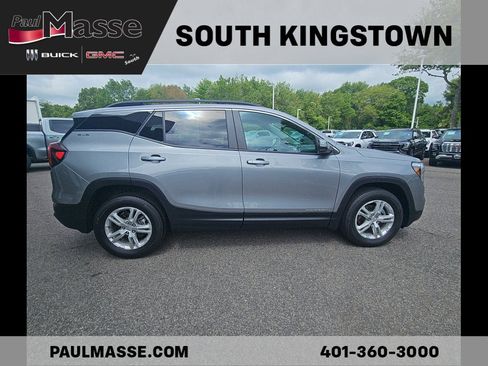 Used 2023 GMC Terrain SLE w/ Driver Convenience Package AWD/4WD image 8