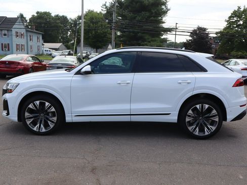 Used 2024 Audi Q8 Prestige w/ Prestige Package AWD/4WD image 8