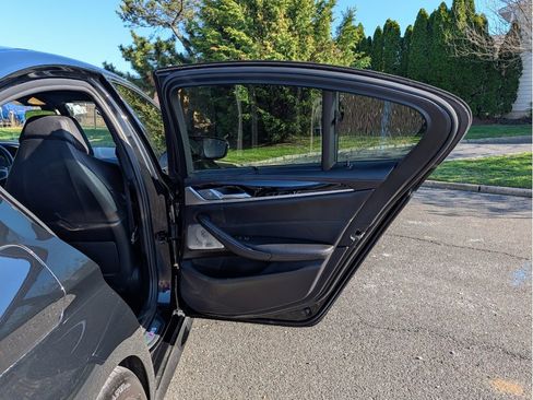 Used 2018 BMW M5 w/ Executive Package image 12