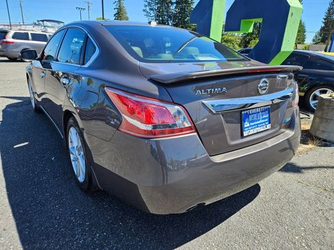 Used 2013 Nissan Altima 2.5 SL w/ 2.5 Moonroof Pkg FWD image 3