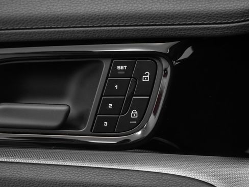 Certified 2025 Porsche Panamera 4 image 27