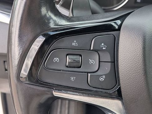 Used 2023 Buick Enclave Essence FWD image 15