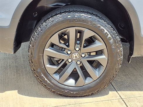 Used 2025 Honda Ridgeline Sport image 26