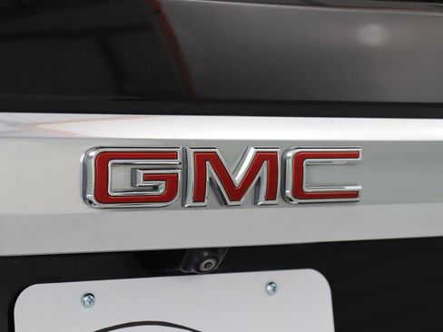 Used 2021 GMC Yukon Denali AWD/4WD image 13