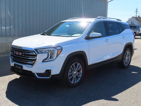 Used 2024 GMC Terrain SLT AWD/4WD image 6