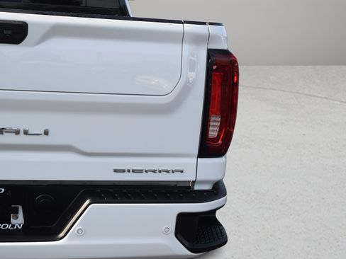 Used 2022 GMC Sierra 2500 Denali w/ Denali Ultimate Package AWD/4WD image 6