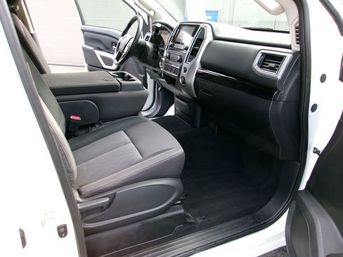 Used 2021 Nissan Titan SV w/ Accessory Utility Package AWD/4WD image 9