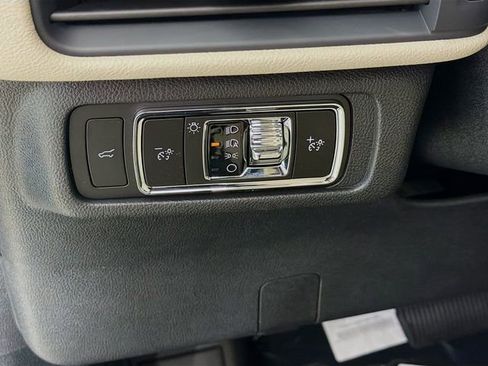 New 2026 Lincoln Corsair Premiere image 10