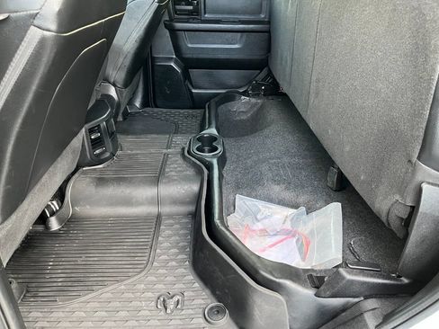 Used 2022 RAM 2500 Tradesman w/ Chrome Appearance Group image 17