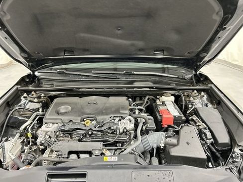 Used 2023 Toyota Camry SE FWD image 6
