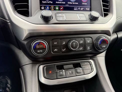 Used 2023 GMC Acadia SLE FWD image 17