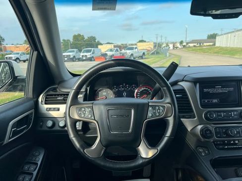 Used 2015 GMC Yukon Denali w/ Premium Package AWD/4WD image 23