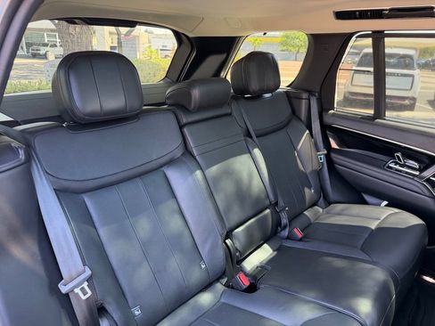 Used 2023 Land Rover Range Rover SE AWD/4WD image 9