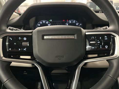Used 2024 Land Rover Discovery Sport S image 18