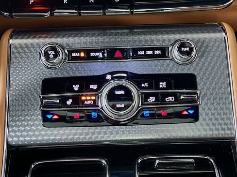 Used 2023 Lincoln Aviator Black Label w/ Dynamic Handling Package image 16