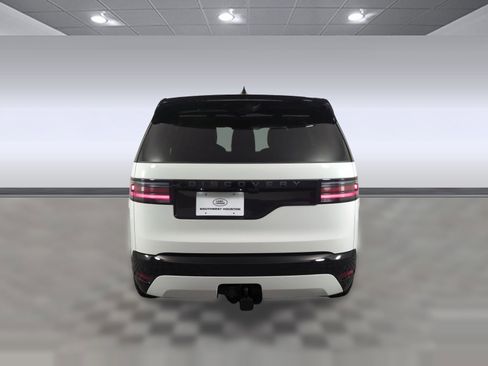 Used 2025 Land Rover Discovery Dynamic SE AWD/4WD image 10