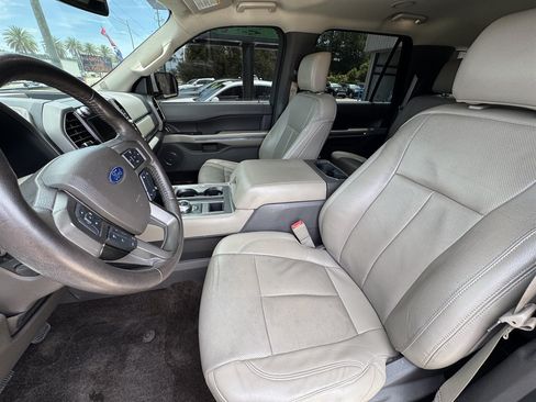 Used 2018 Ford Expedition Max XLT w/ Equipment Group 202A RWD image 11