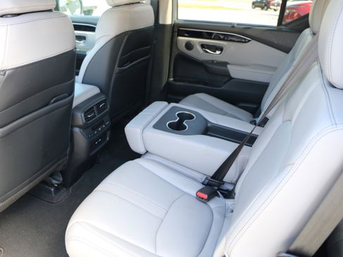 Used 2025 Honda Pilot EX-L image 32