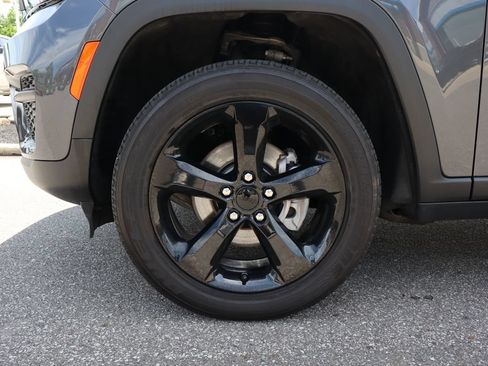 Used 2023 Jeep Grand Cherokee Altitude AWD/4WD image 25