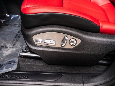 New 2026 Porsche Macan AWD/4WD image 25