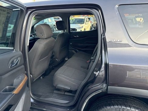 Used 2019 GMC Acadia SLE image 18