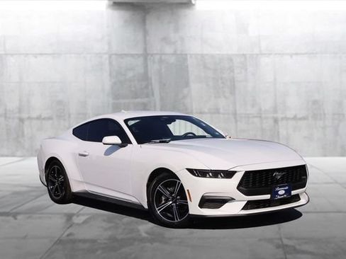 Certified 2025 Ford Mustang Coupe RWD image 2