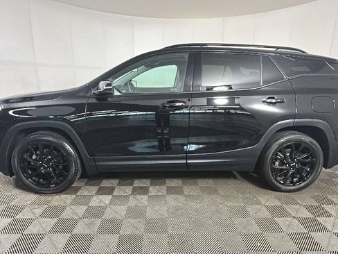 Used 2024 GMC Terrain SLT w/ Elevation Edition FWD image 7
