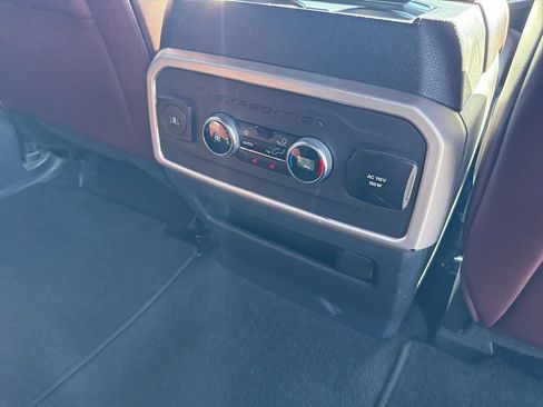 Used 2024 Ford Expedition Limited image 15