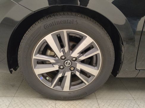 Used 2020 Nissan Versa SV image 31