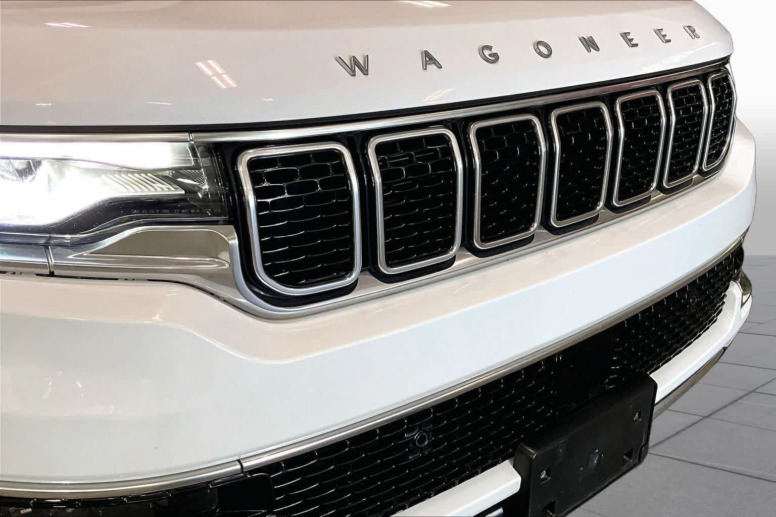 Used 2022 Jeep Wagoneer Series III w/ Premium Group I AWD/4WD image 27