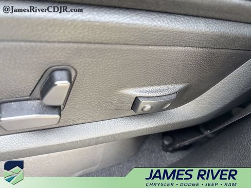 Used 2025 RAM 3500 Laramie w/ Sport Appearance Package AWD/4WD image 34