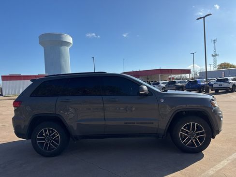 Used 2019 Jeep Grand Cherokee Trailhawk image 4