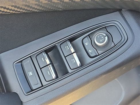 Used 2024 Subaru Ascent Premium w/ Convenience Package image 17