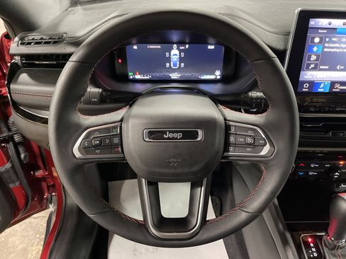 Used 2024 Jeep Compass Trailhawk w/ Trailhawk Elite Group image 18