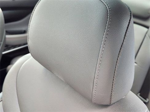 Used 2019 Hyundai Santa Fe FWD image 11