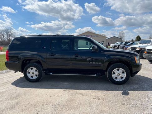 Used 2011 Chevrolet Suburban LT image 5