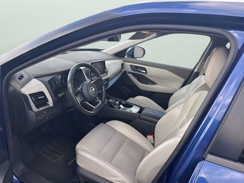 Used 2022 Nissan Rogue SV w/ SV Premium Package FWD image 3